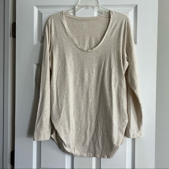 Old Navy Maternity Long Sleeve Shirts, Size XL, Set of 2 - Picture 4 of 4